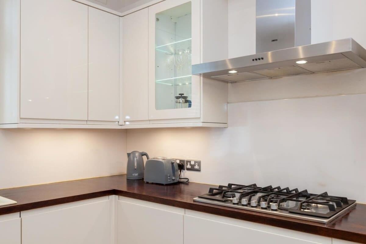 Spacious 2 Bedroom Maisonette In Stratford Londra Esterno foto