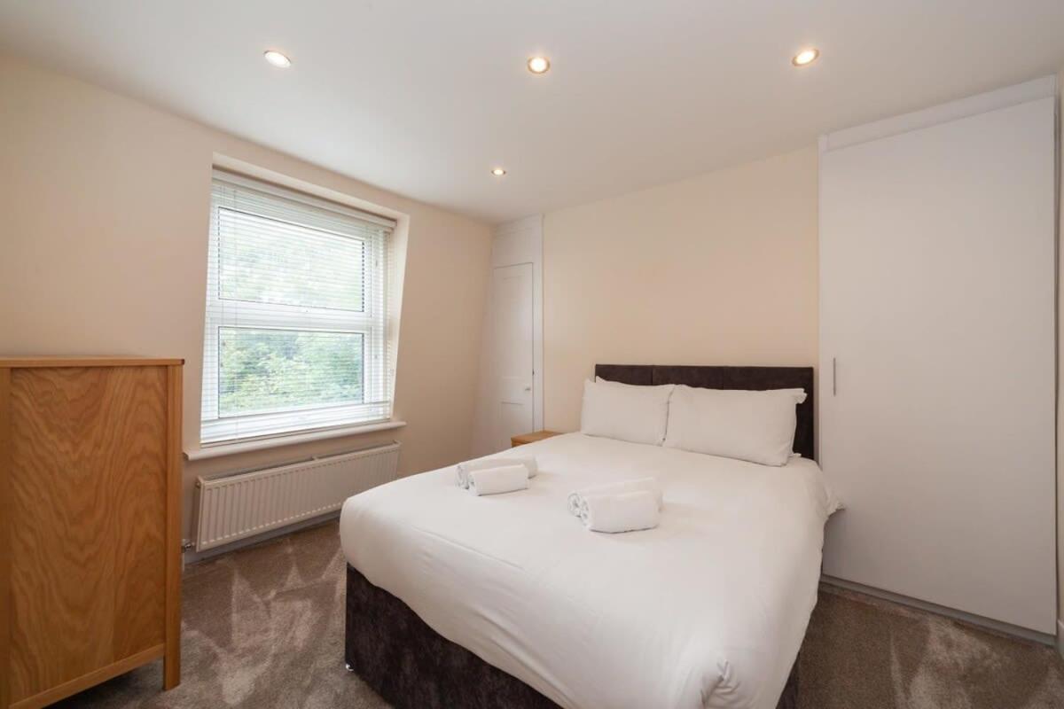 Spacious 2 Bedroom Maisonette In Stratford Londra Esterno foto