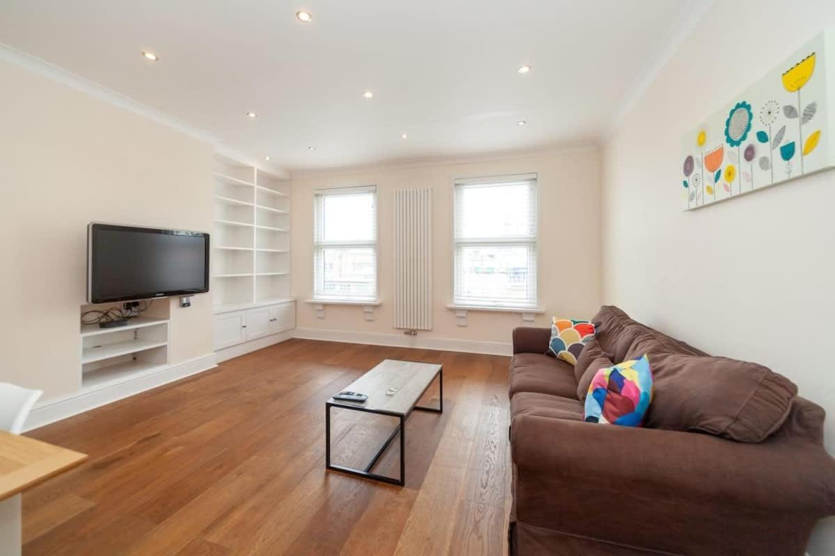 Spacious 2 Bedroom Maisonette In Stratford Londra Esterno foto
