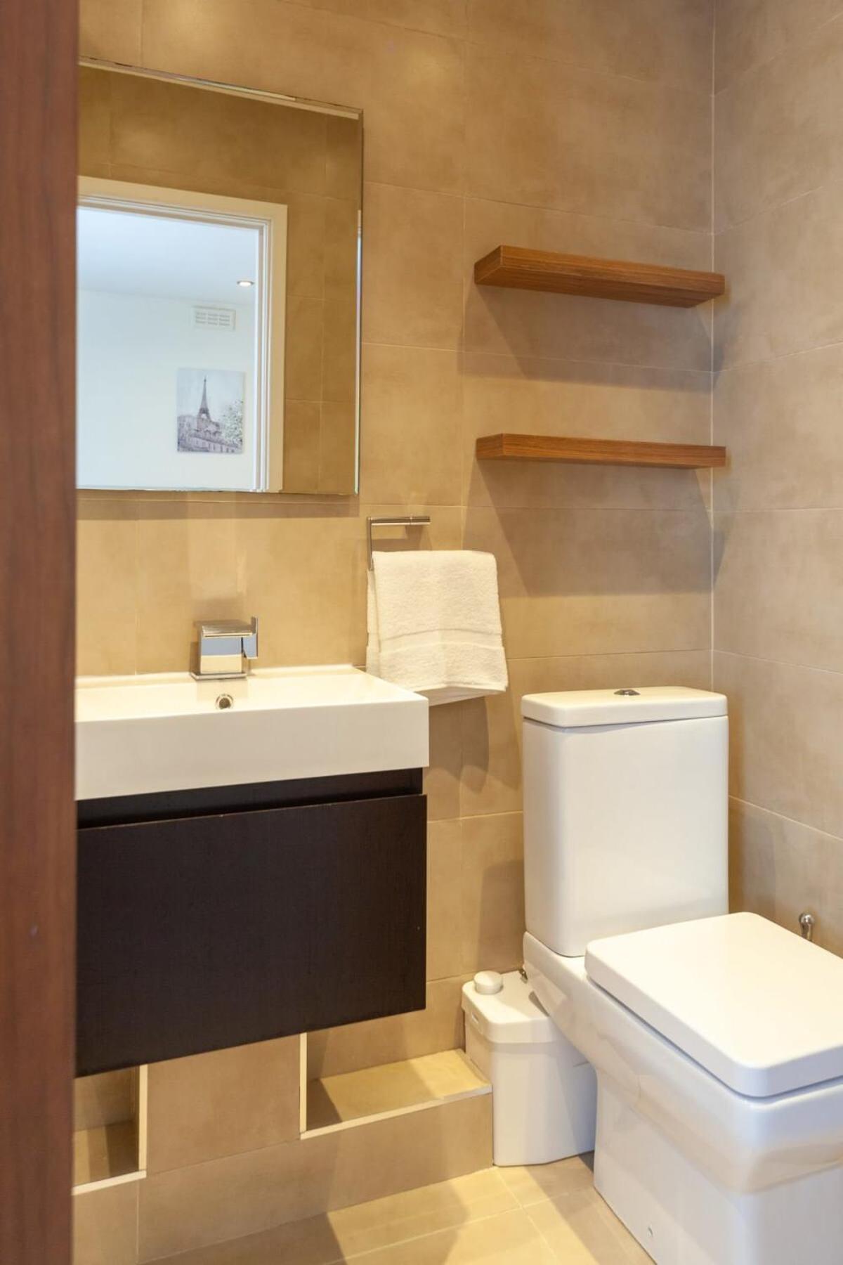 Spacious 2 Bedroom Maisonette In Stratford Londra Esterno foto